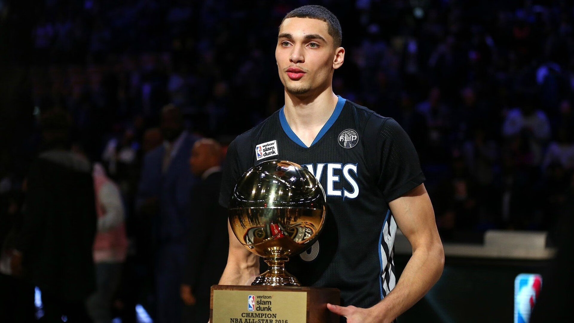 开云官网-辽宁队对阵新疆队，保罗个人能力完全展现，篮球艺术的极致诠释