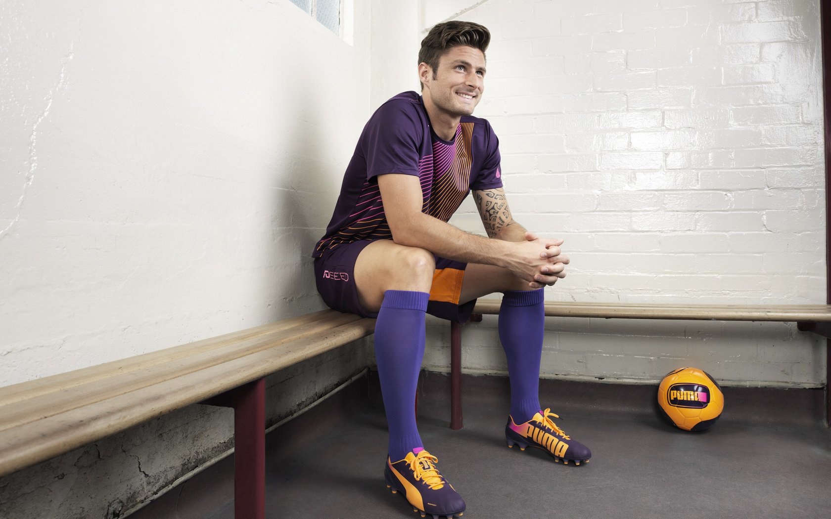 开云体育平台APP-秘鲁翻盘埃及迅速从一个小众笑话，演变为一场席卷社交媒体的标签运动。全球，尤其是拉美、非洲、亚洲的球迷纷纷加入这场虚构的赛事直播  第2张