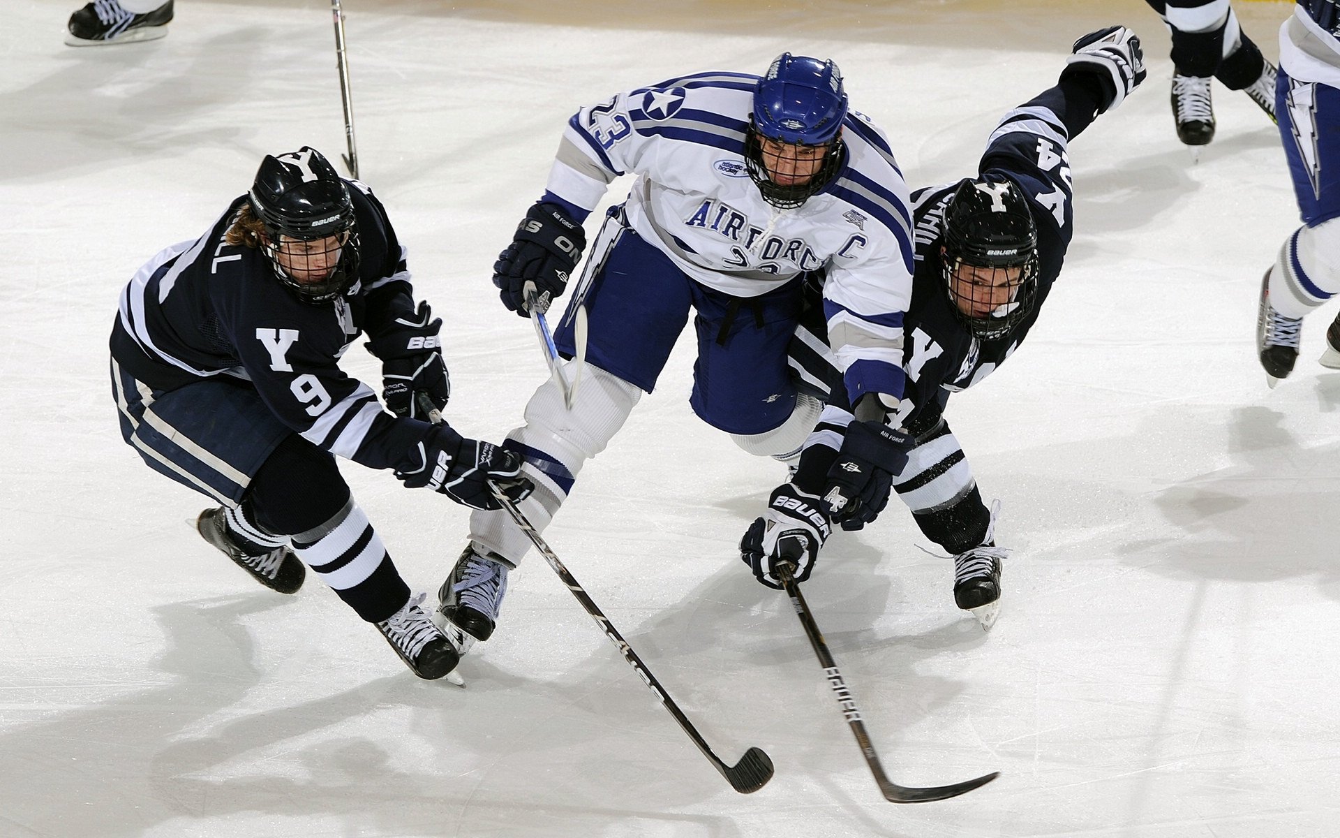 开云体育官方网站-骑士对阵湖人，班凯罗连续得分拉开差距，新一代巨星宣告崛起